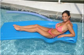 Christina Model feet photo thumbnail