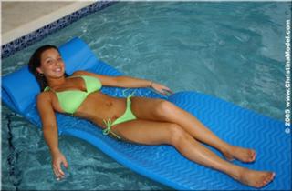 Christina Model feet photo thumbnail