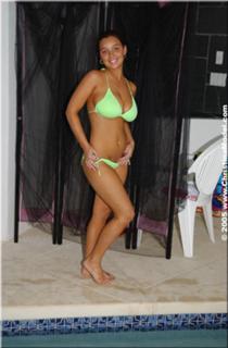 Christina Model feet photo thumbnail
