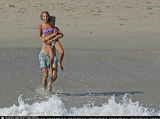 Nicole Richie feet photo thumbnail