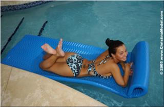 Christina Model feet photo thumbnail