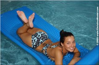 Christina Model feet photo thumbnail