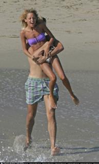Nicole Richie feet photo thumbnail