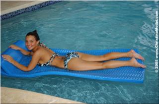 Christina Model feet photo thumbnail