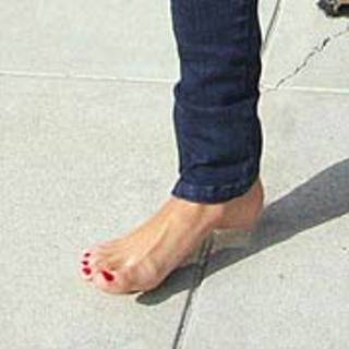 Nicole Richie feet photo thumbnail