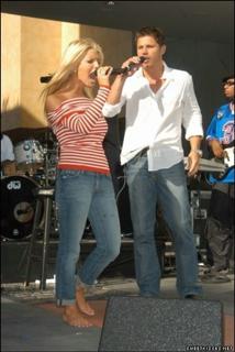 Jessica Simpson feet photo thumbnail