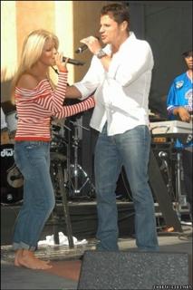 Jessica Simpson feet photo thumbnail
