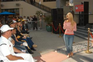 Jessica Simpson feet photo thumbnail