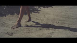 Taylor Swift feet photo thumbnail