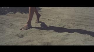Taylor Swift feet photo thumbnail