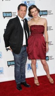 Milla Jovovich feet photo thumbnail