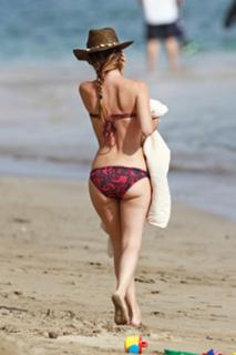 Rachel Bilson feet photo thumbnail