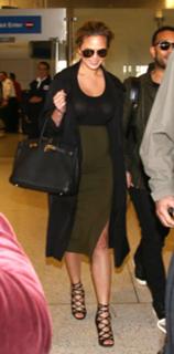 Chrissy Teigen feet photo thumbnail
