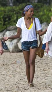 Naomie Harris feet photo thumbnail