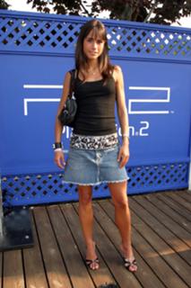 Jordana Brewster feet photo thumbnail