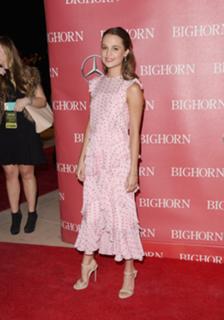 Alicia Vikander feet photo thumbnail