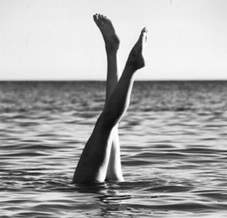 Shay Mitchell feet photo thumbnail