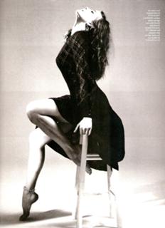 Liv Tyler feet photo thumbnail
