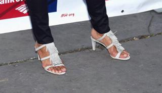 Mariska Hargitay feet photo thumbnail