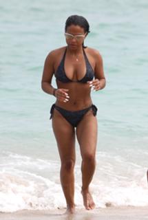 Christina Milian feet photo thumbnail