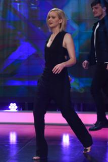 Jennifer Lawrence feet photo thumbnail