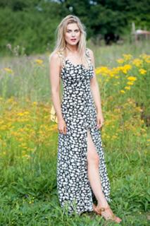 Ashley James feet photo thumbnail