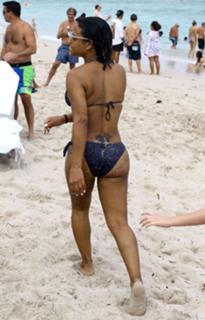 Christina Milian feet photo thumbnail