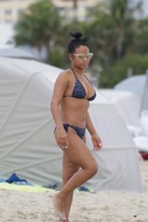 Christina Milian feet photo thumbnail