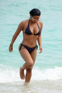 Christina Milian feet photo thumbnail