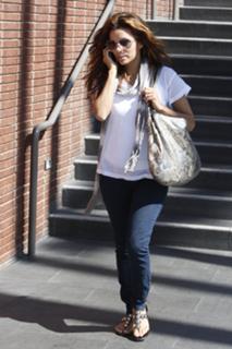 Eva Longoria feet photo thumbnail