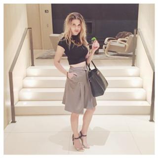 Ashley James feet photo thumbnail