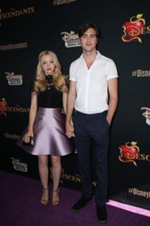 Dove Cameron feet photo thumbnail