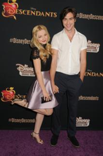 Dove Cameron feet photo thumbnail