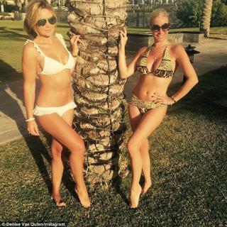 Denise Van Outen feet photo thumbnail
