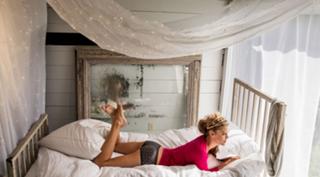 Nina Agdal feet photo thumbnail