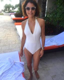 Bethenny Frankel feet photo thumbnail