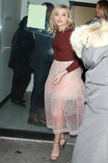 Chloë Grace Moretz feet photo thumbnail