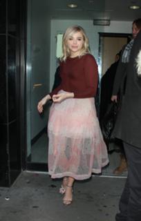 Chloë Grace Moretz feet photo thumbnail