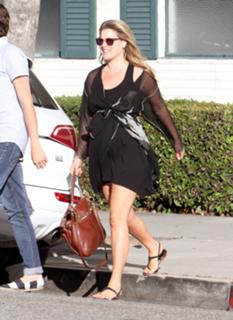 Ali Larter feet photo thumbnail
