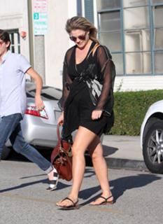 Ali Larter feet photo thumbnail