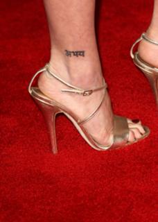 Brittany Snow feet photo thumbnail