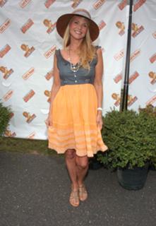 Christie Brinkley feet photo thumbnail