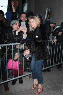 Chloë Grace Moretz feet photo thumbnail