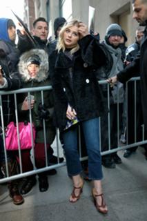 Chloë Grace Moretz feet photo thumbnail