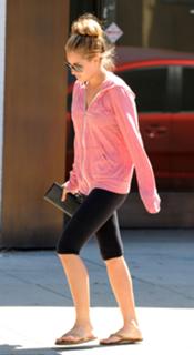 Lauren Conrad feet photo thumbnail