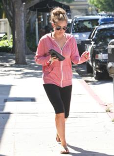 Lauren Conrad feet photo thumbnail