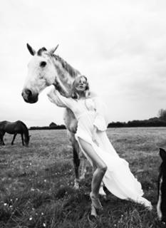 Sienna Miller feet photo thumbnail