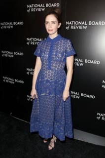 Emily Blunt feet photo thumbnail