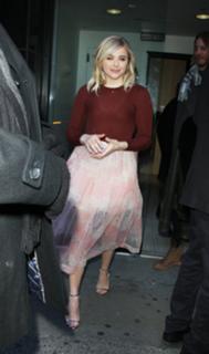 Chloë Grace Moretz feet photo thumbnail