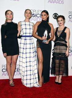 Shay Mitchell feet photo thumbnail